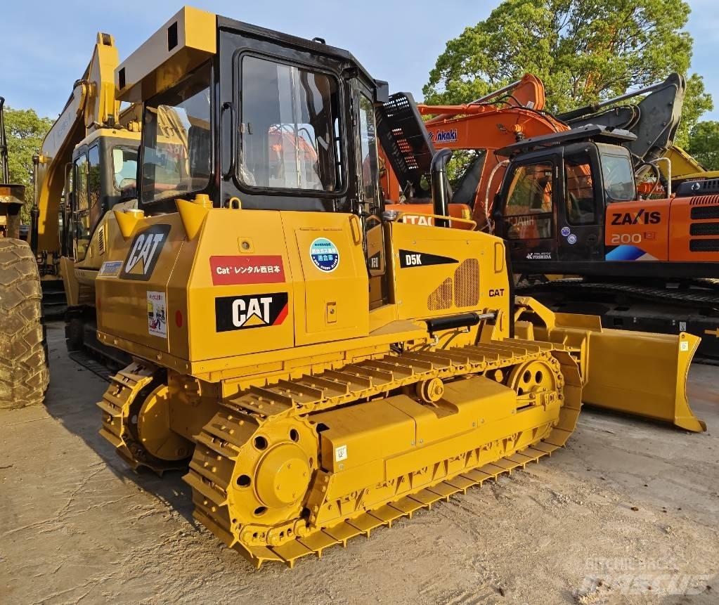 CAT D 5 K Bouteurs sur chenilles