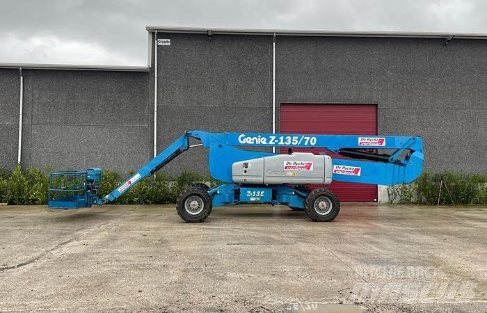 Genie Z135-70 Nacelles articulées