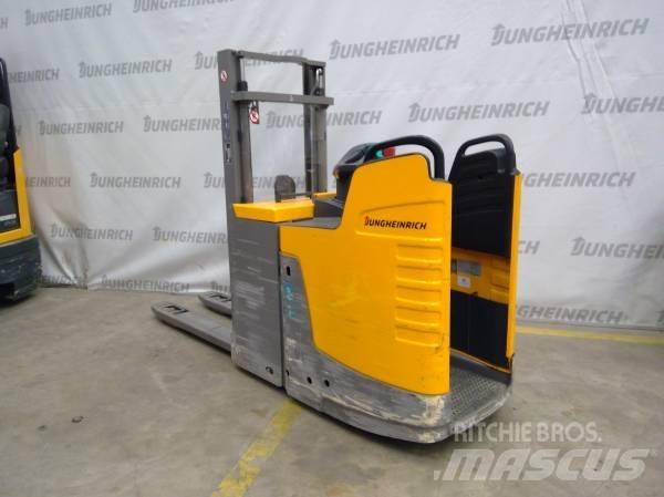 Jungheinrich ERD 220 Gerbeur accompagnant
