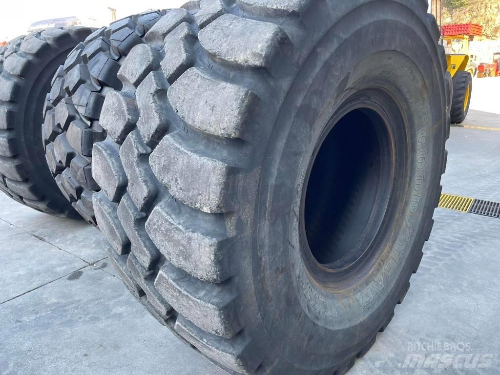 CAT 982M Chargeuse sur pneus