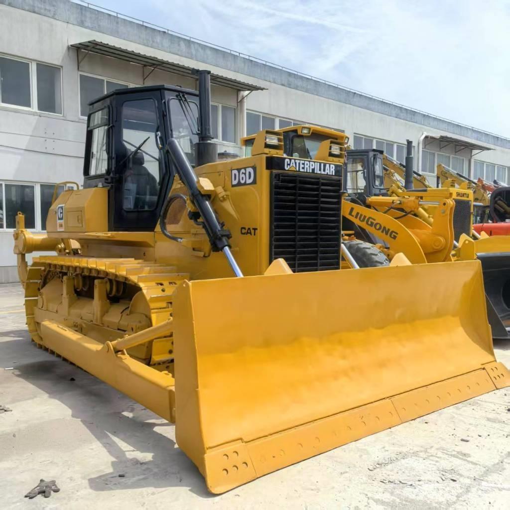 CAT D 6 D Bouteurs sur chenilles