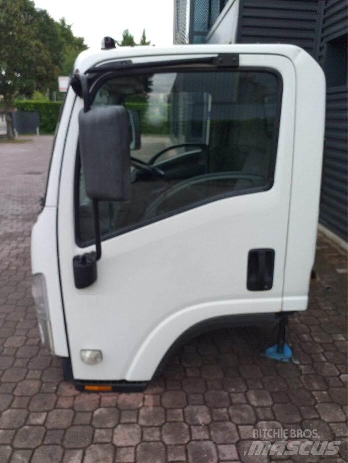 Isuzu M - L Cabines