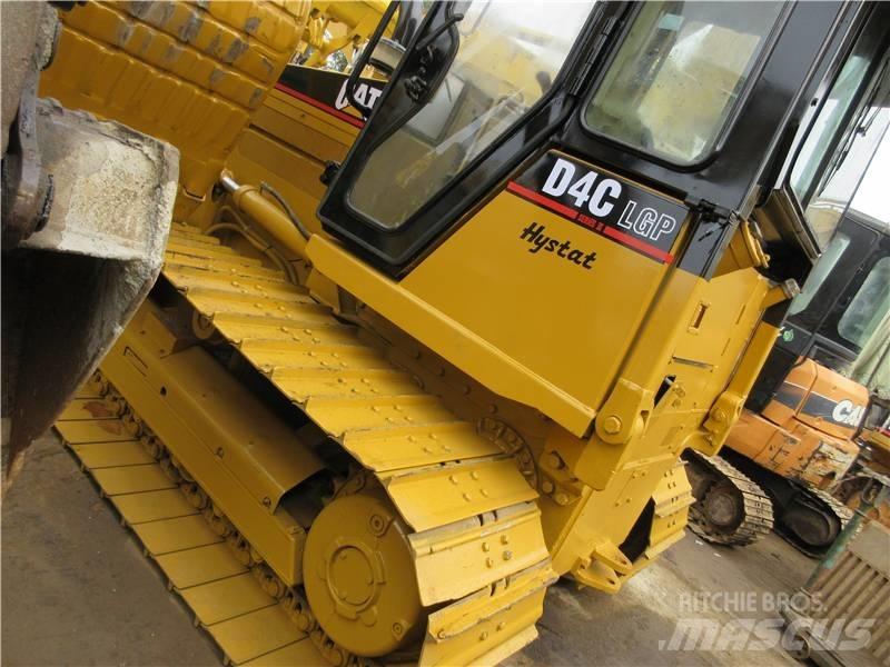 CAT D 4 C Bouteurs sur chenilles