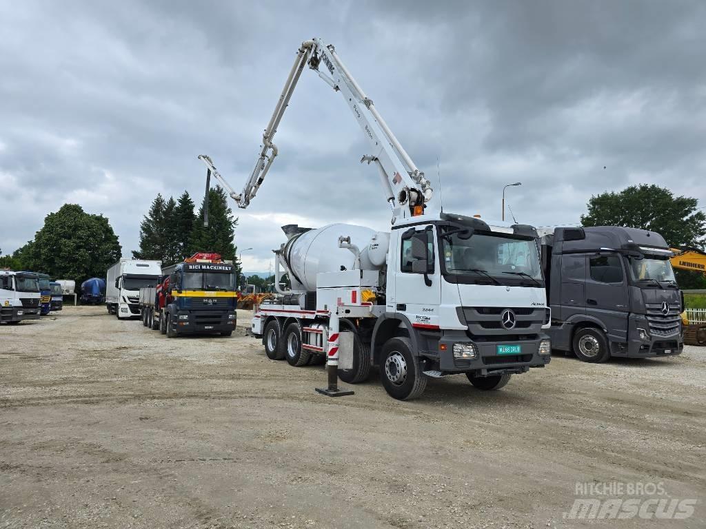 Mercedes-Benz 3244 Camion malaxeur