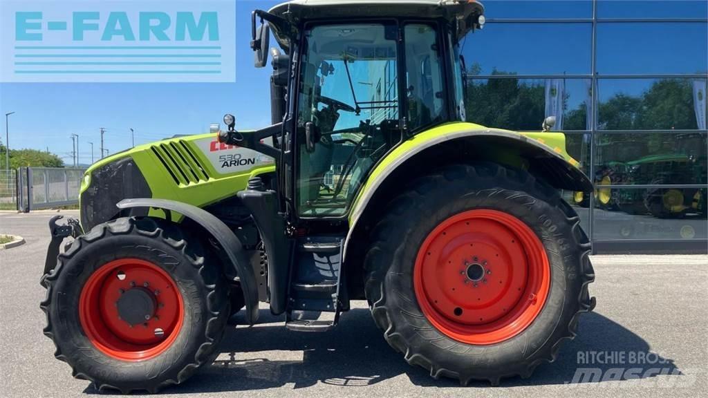 CLAAS ARION 530 Tracteur