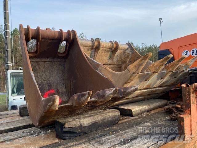Komatsu PC 210 LC-8 Pelle sur chenilles