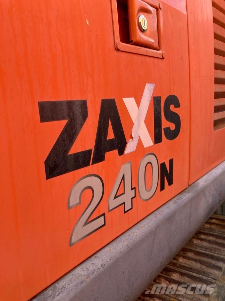 Hitachi ZX 240 Pelle sur chenilles