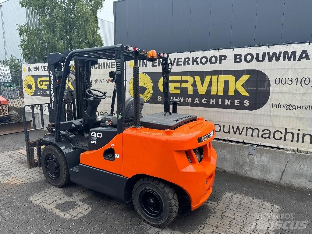 Doosan D 40 SC-7 Chariots diesel
