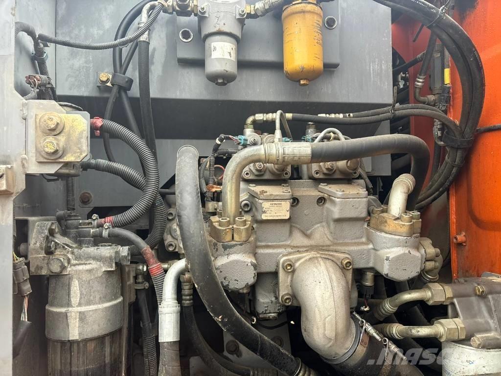 Hitachi ZX140 W-3 Pelle sur pneus