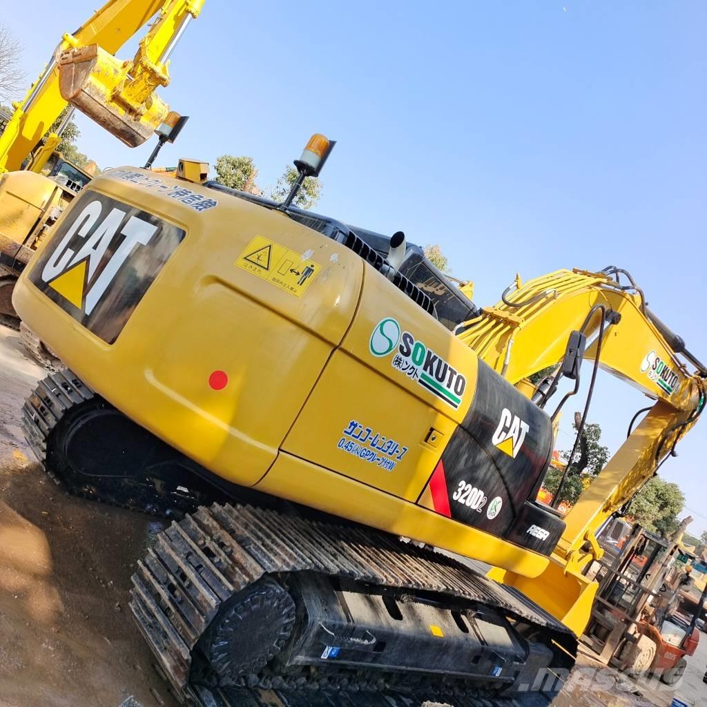 CAT 320 D2 Pelle sur chenilles