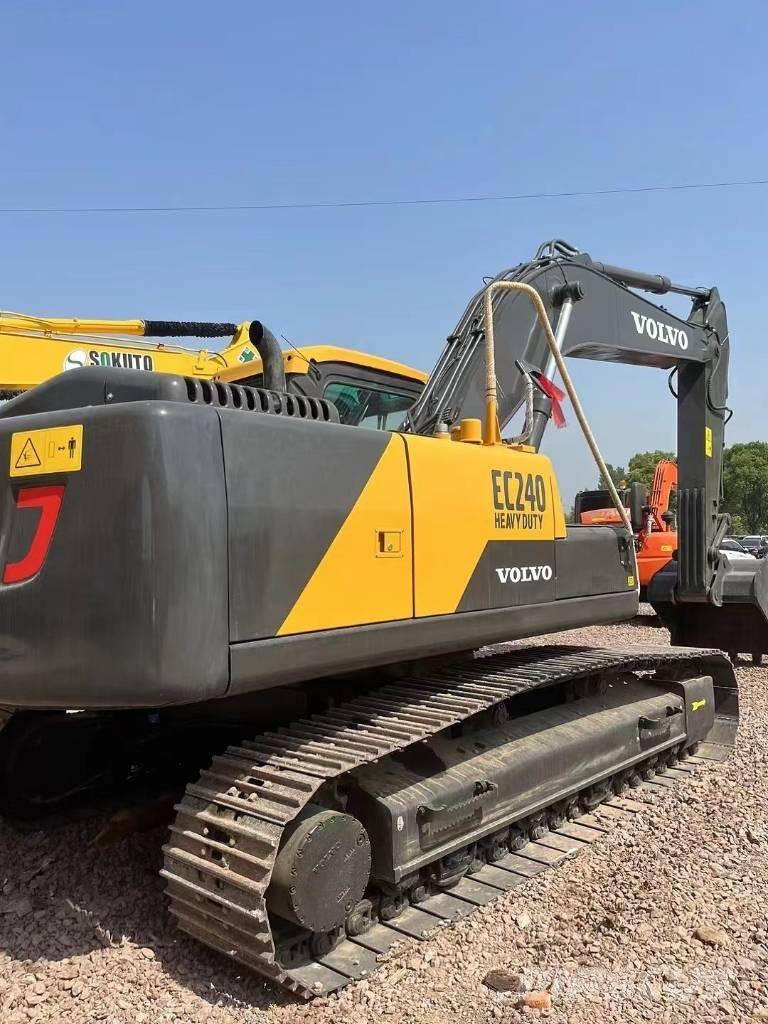 Volvo EC 240 Pelle sur chenilles