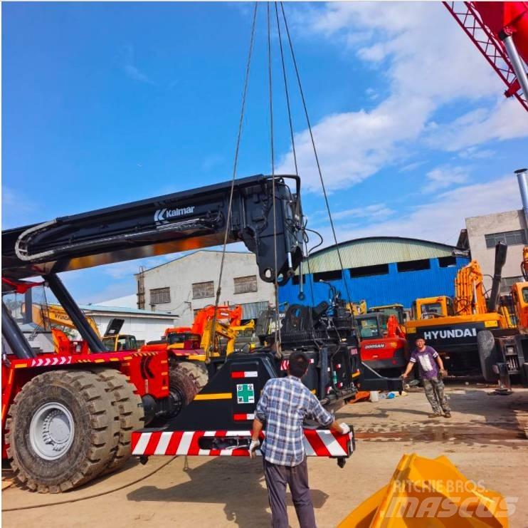 Kalmar DRF 450 Reachstackers