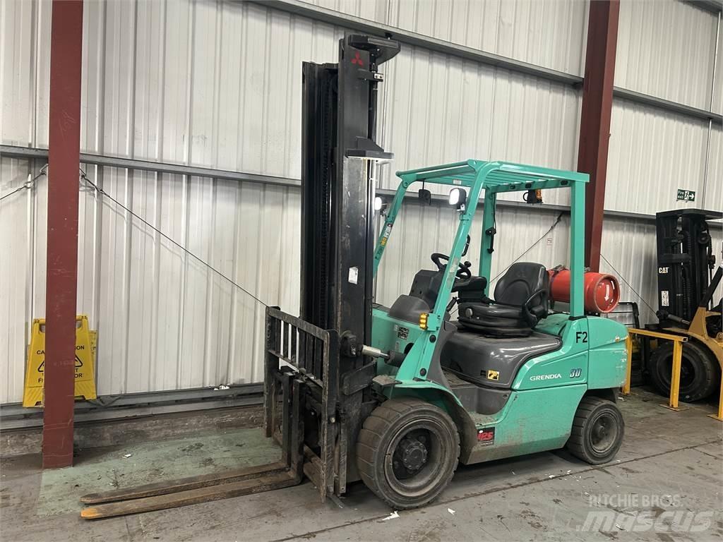 Mitsubishi FG30NT Chariots GPL