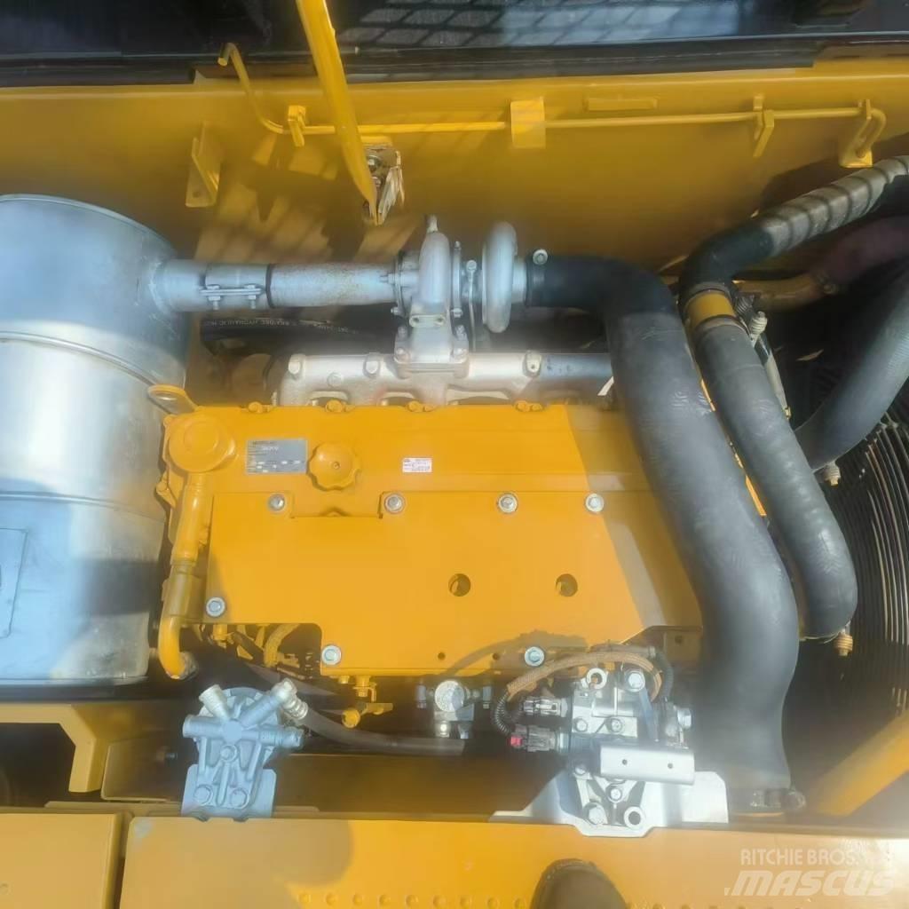 CAT 320D2 Pelle sur chenilles
