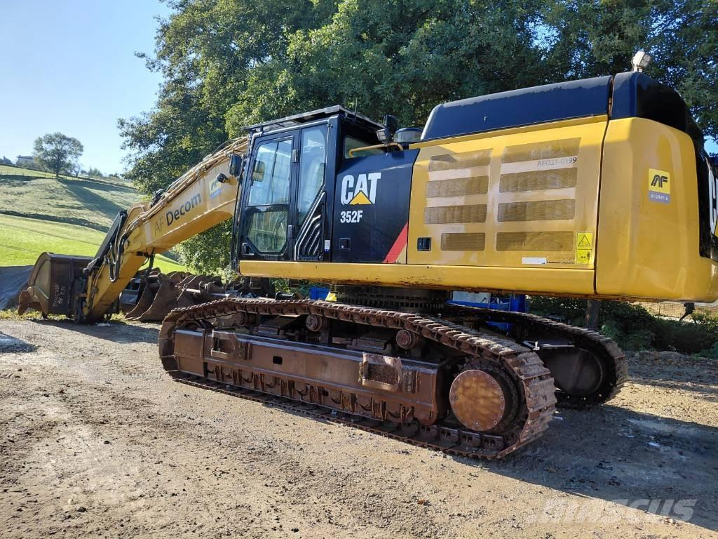 CAT 352 F Pelle sur chenilles