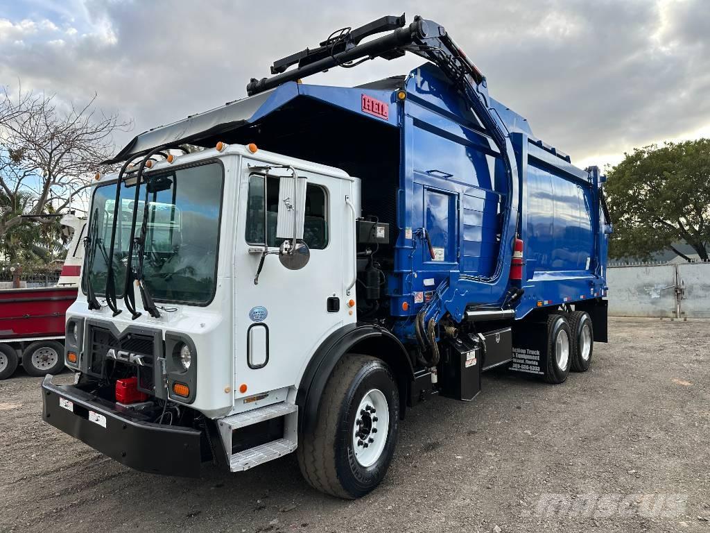 Mack MRU 613 Camion aspirateur, Hydrocureur