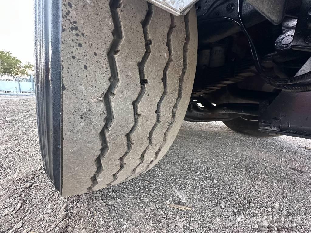 Mack MRU 613 Camion aspirateur, Hydrocureur