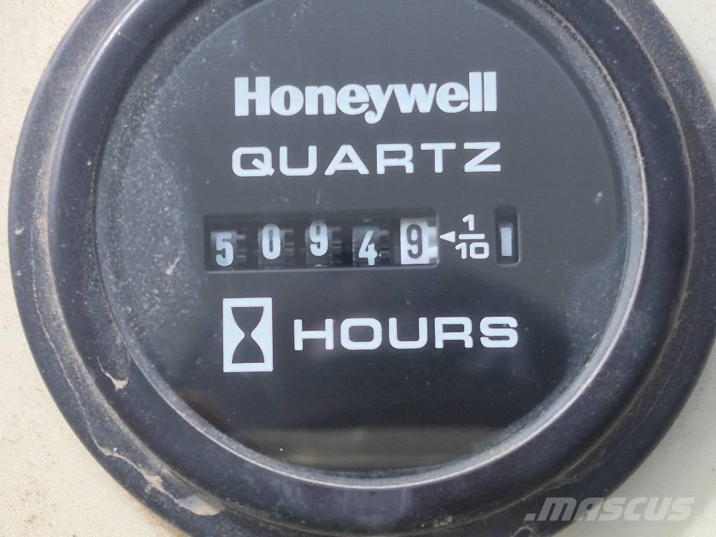 SkyJack SJ 66 T Nacelles articulées