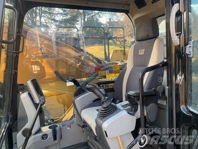 CAT 330 F LN Pelle sur chenilles