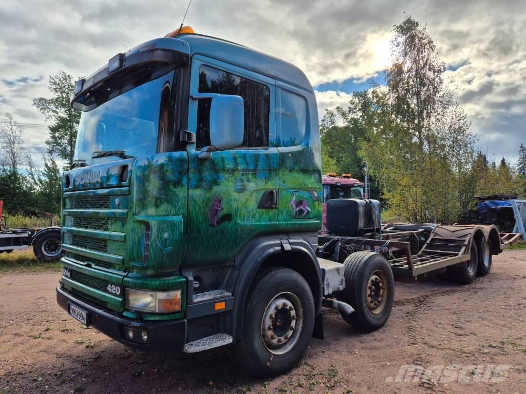 Scania R 124 Camions de transport de machines forestières