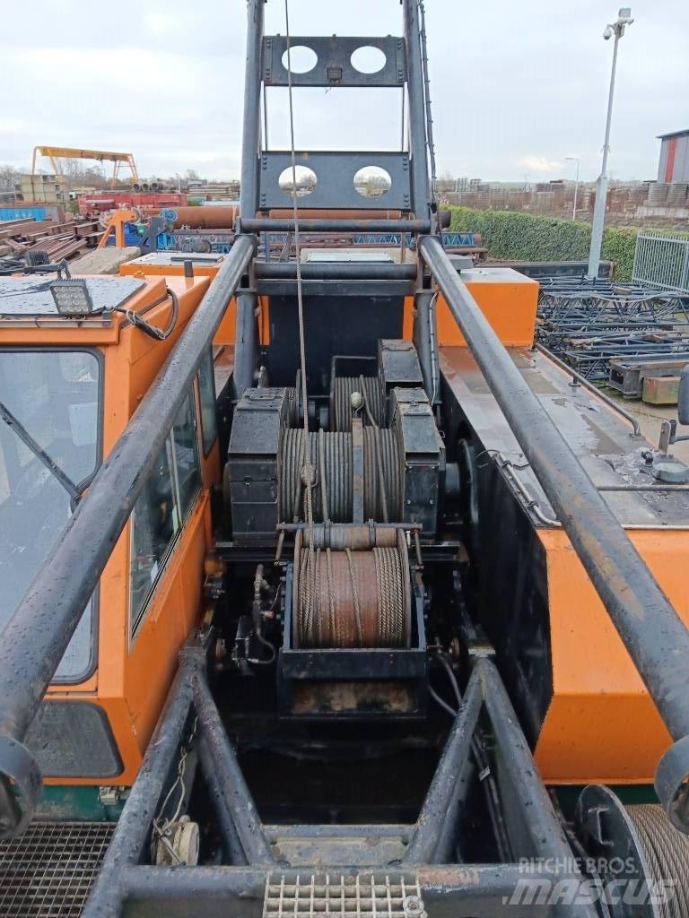 Hitachi KH 230-3 Grue sur chenilles