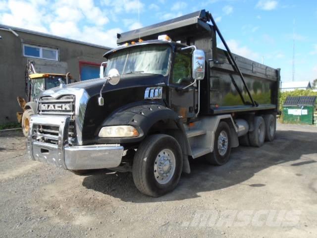 Mack GU813 Camion benne