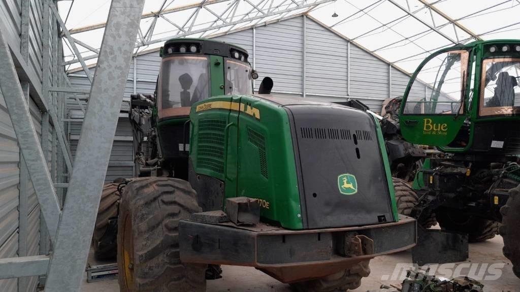 John Deere 1270 E Abatteuse