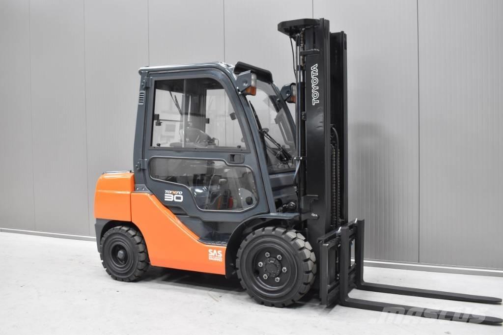 Toyota 06-8FD30F Chariots diesel