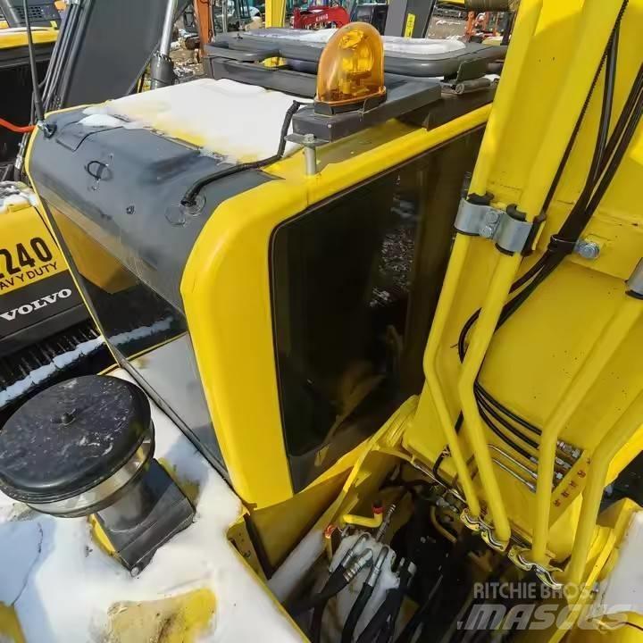 Komatsu PC 210 Pelle sur chenilles