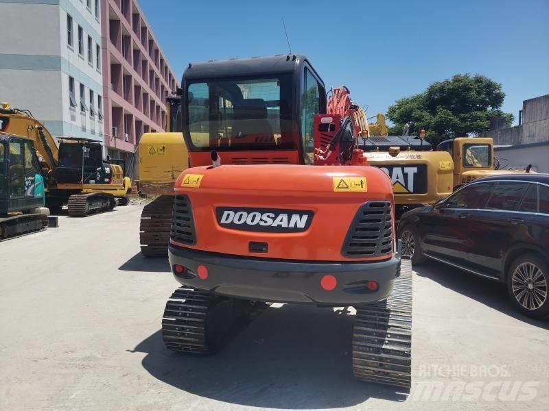 Doosan DX 60 Pelle sur chenilles