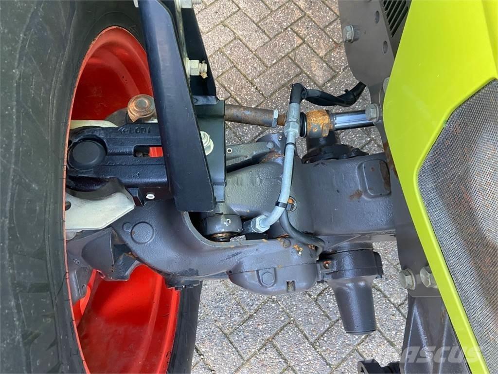 CLAAS Arion 640 Tracteur