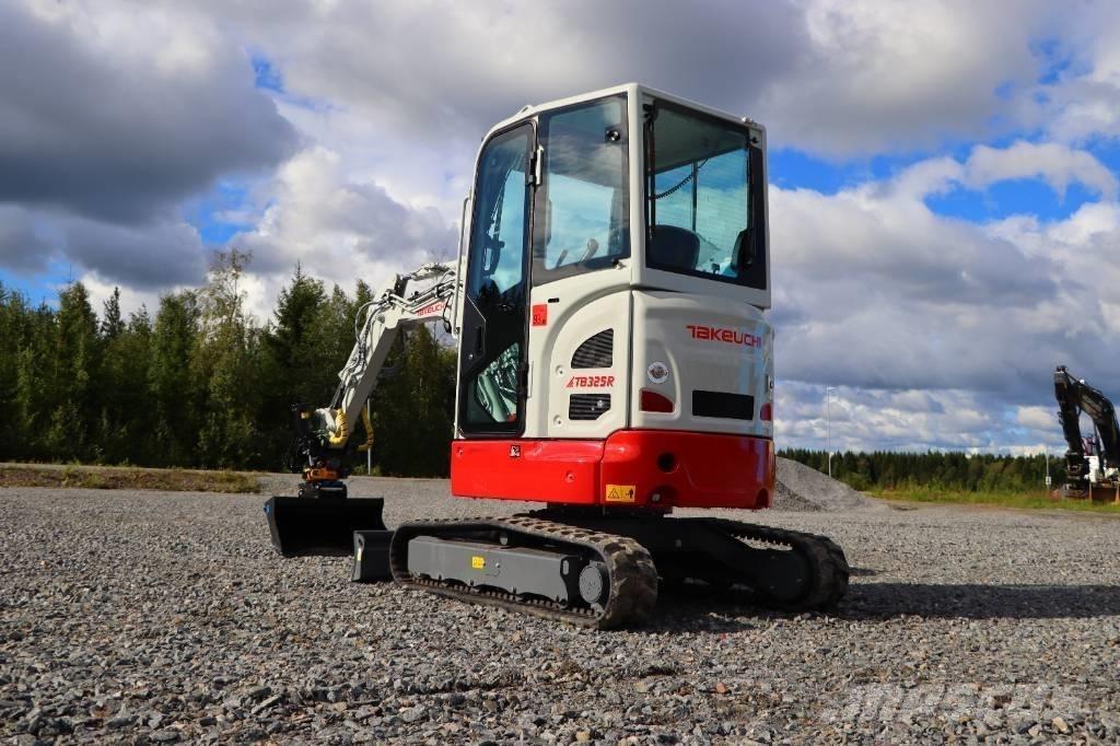 Takeuchi TB325R Mini pelle < 7t