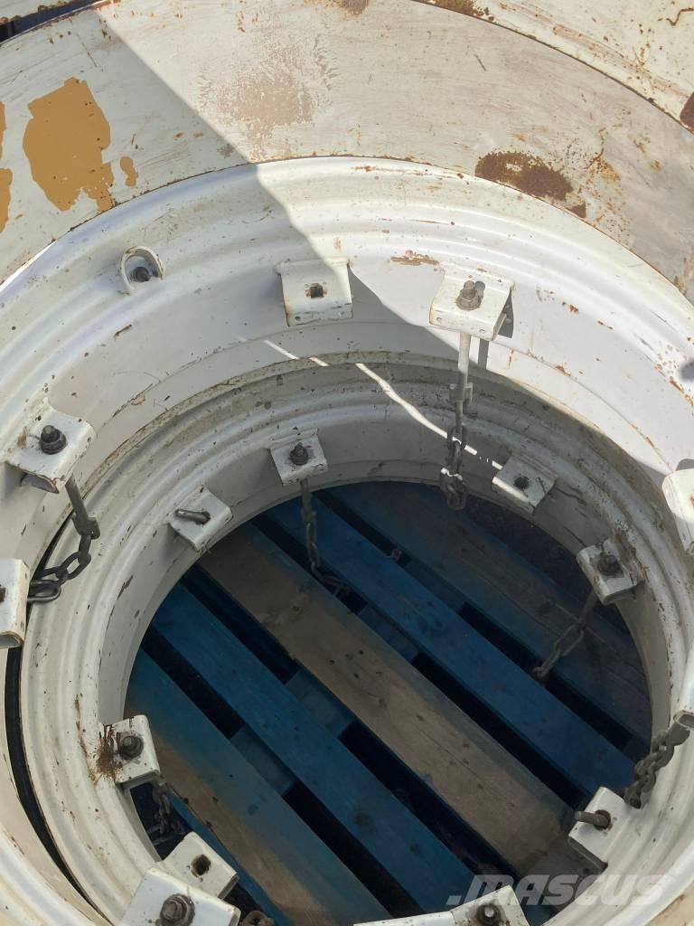  Paripyörät 18.4-38 Pneus, roues et jantes