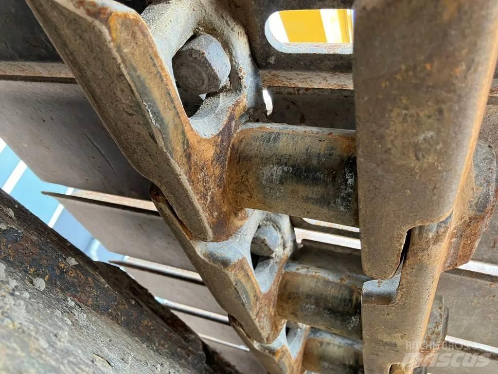 Komatsu HB215LC-2 Pelle sur chenilles