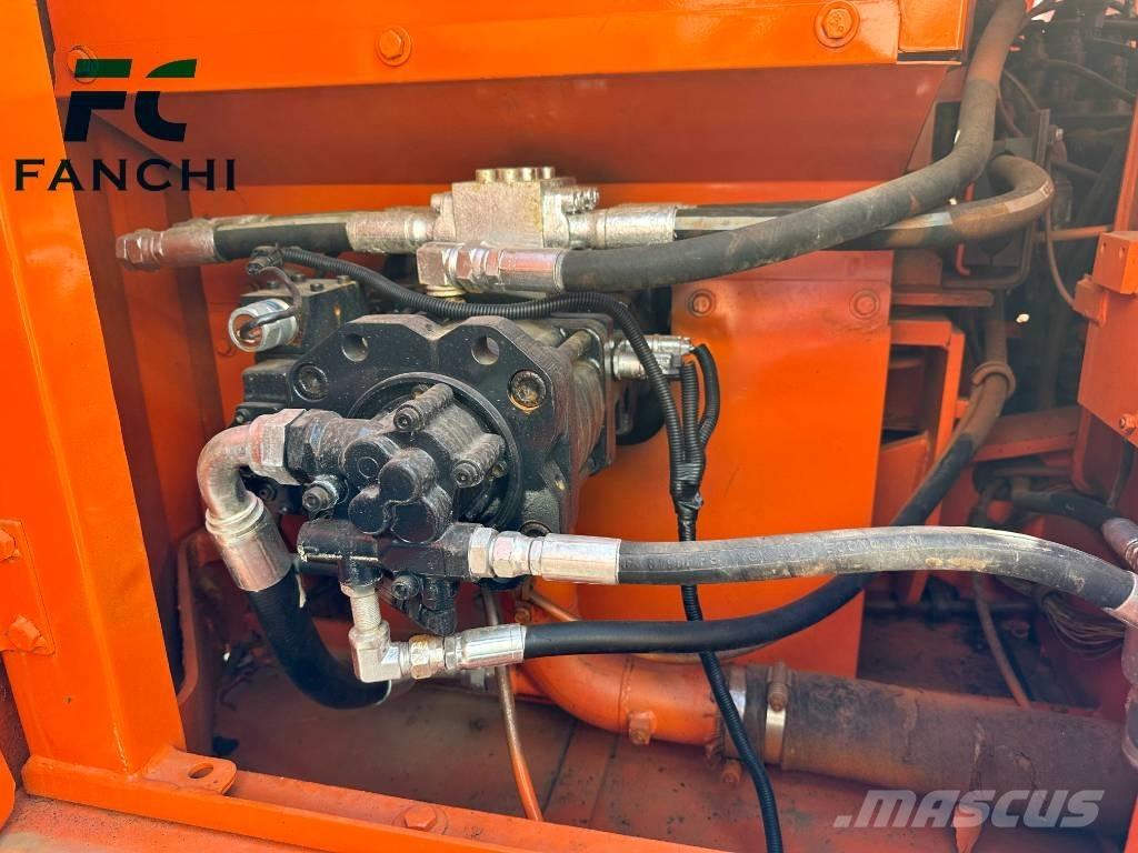 Doosan DX 140 LC Pelle sur chenilles