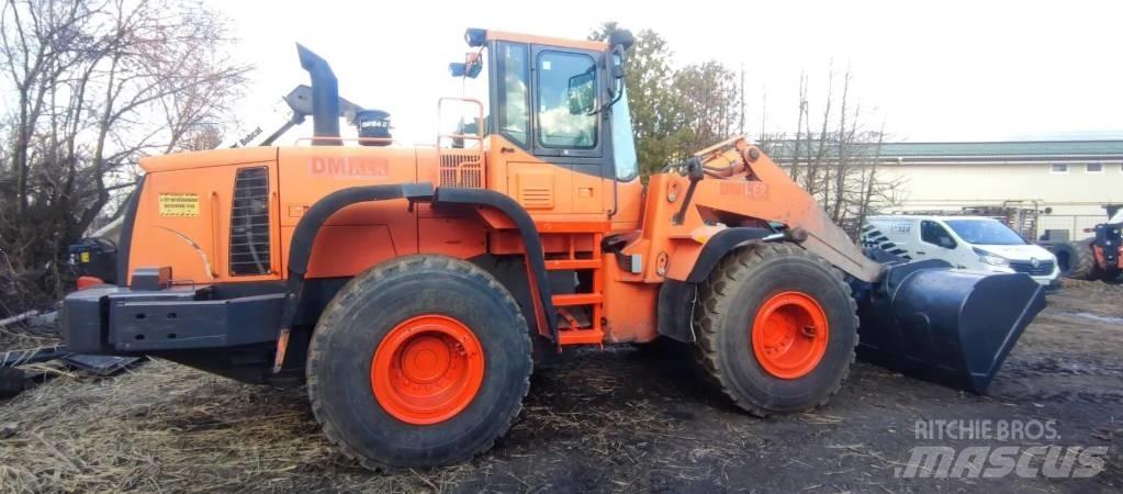 Doosan DL 300 Chargeuse sur pneus