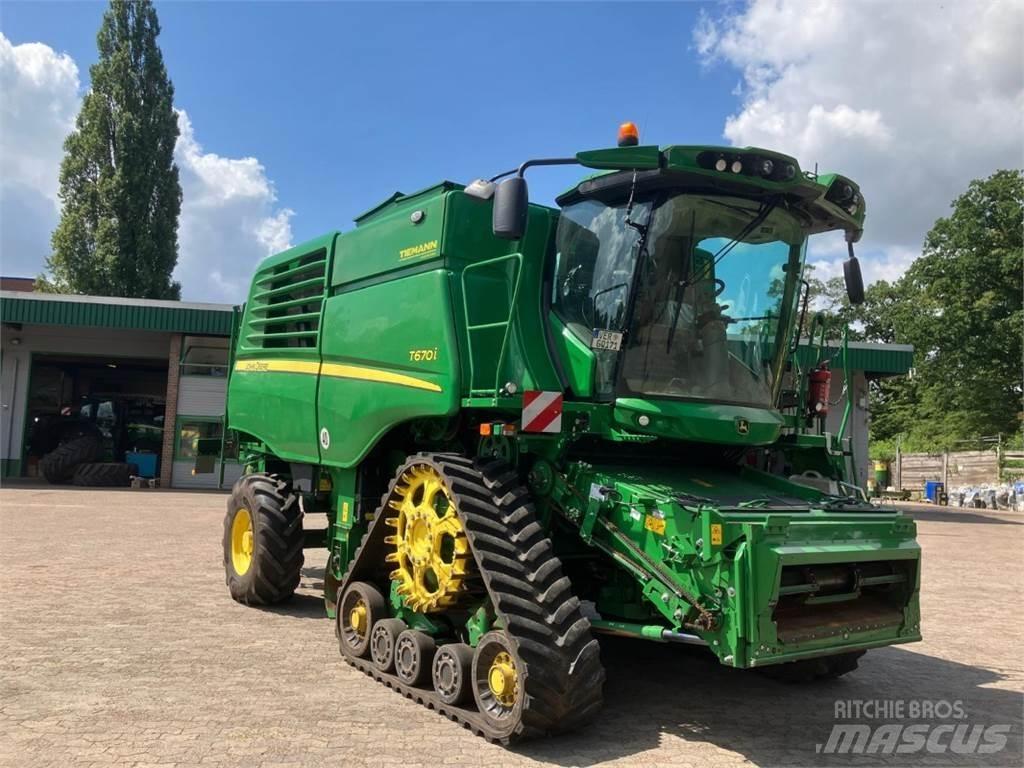 John Deere T670 Moissonneuse batteuse