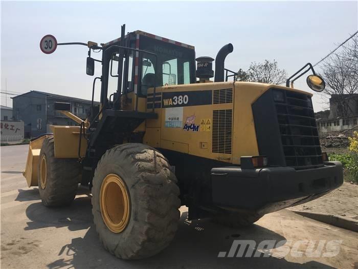 Komatsu WA 380 Chargeuse sur pneus