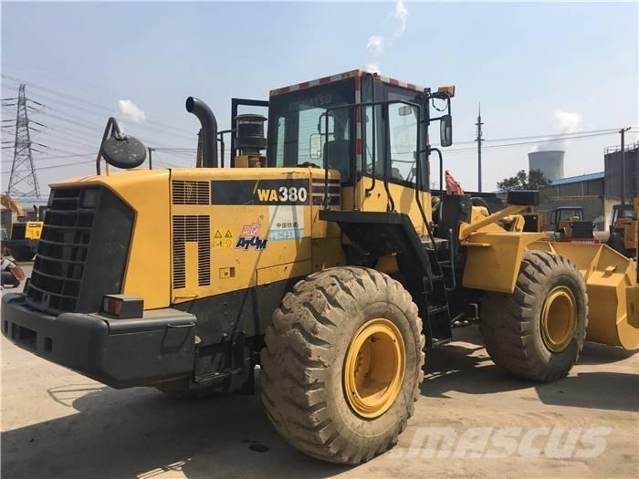 Komatsu WA 380 Chargeuse sur pneus