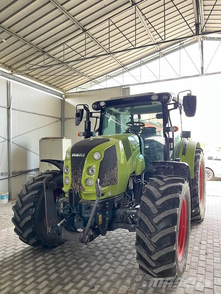 CLAAS Arion 440 Tracteur