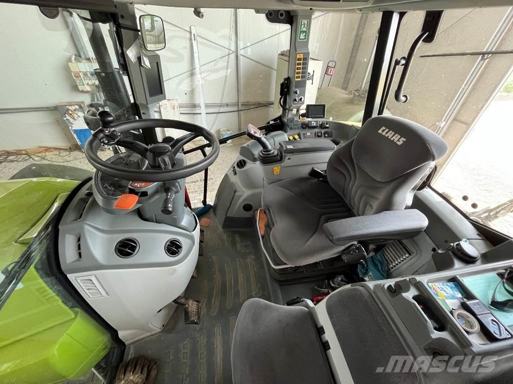 CLAAS Arion 440 Tracteur