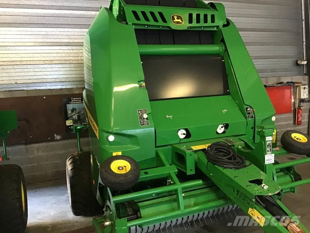 John Deere V461M Presse à balle ronde