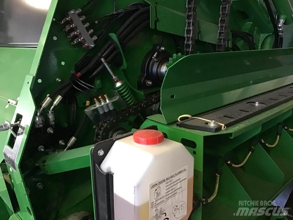 John Deere V461M Presse à balle ronde