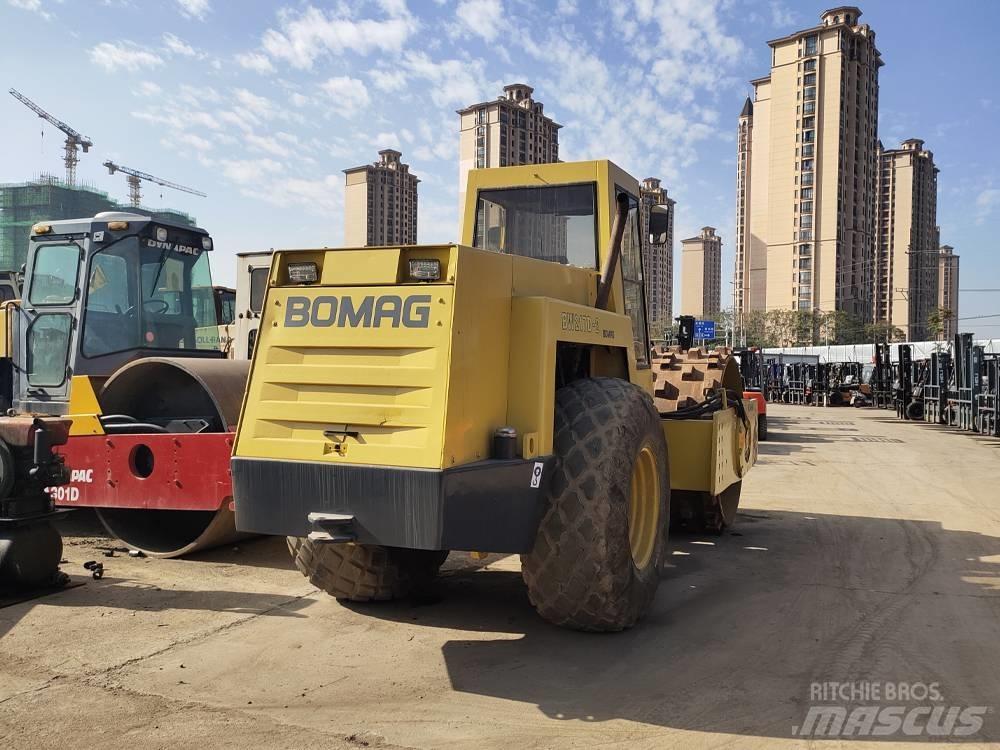 Bomag BW 217 Rouleaux monocylindre