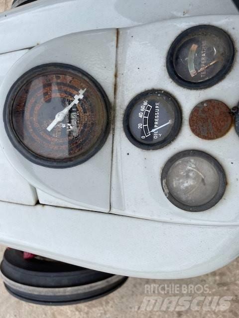 Ford GOLDEN JUBILEE Tracteur