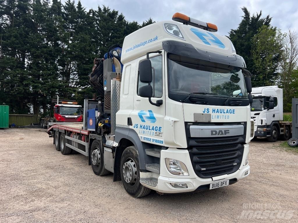 DAF CF 460 Camion plateau ridelle avec grue