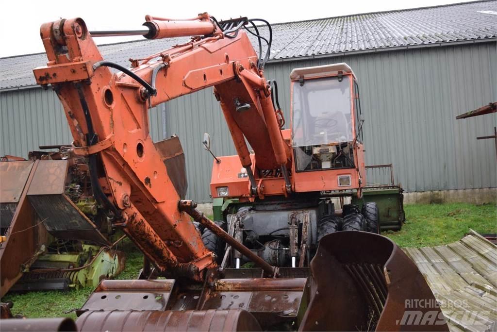Atlas 1602 Pelle sur pneus