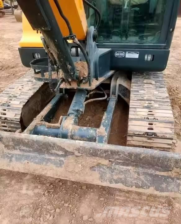 Hyundai 60vs Pelle sur chenilles
