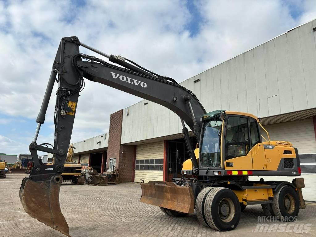 Volvo EW 180 D Pelle sur pneus
