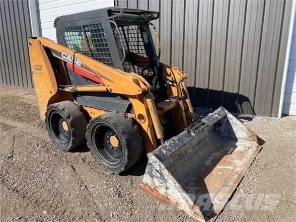 CASE 420-3 Chargeuse compacte